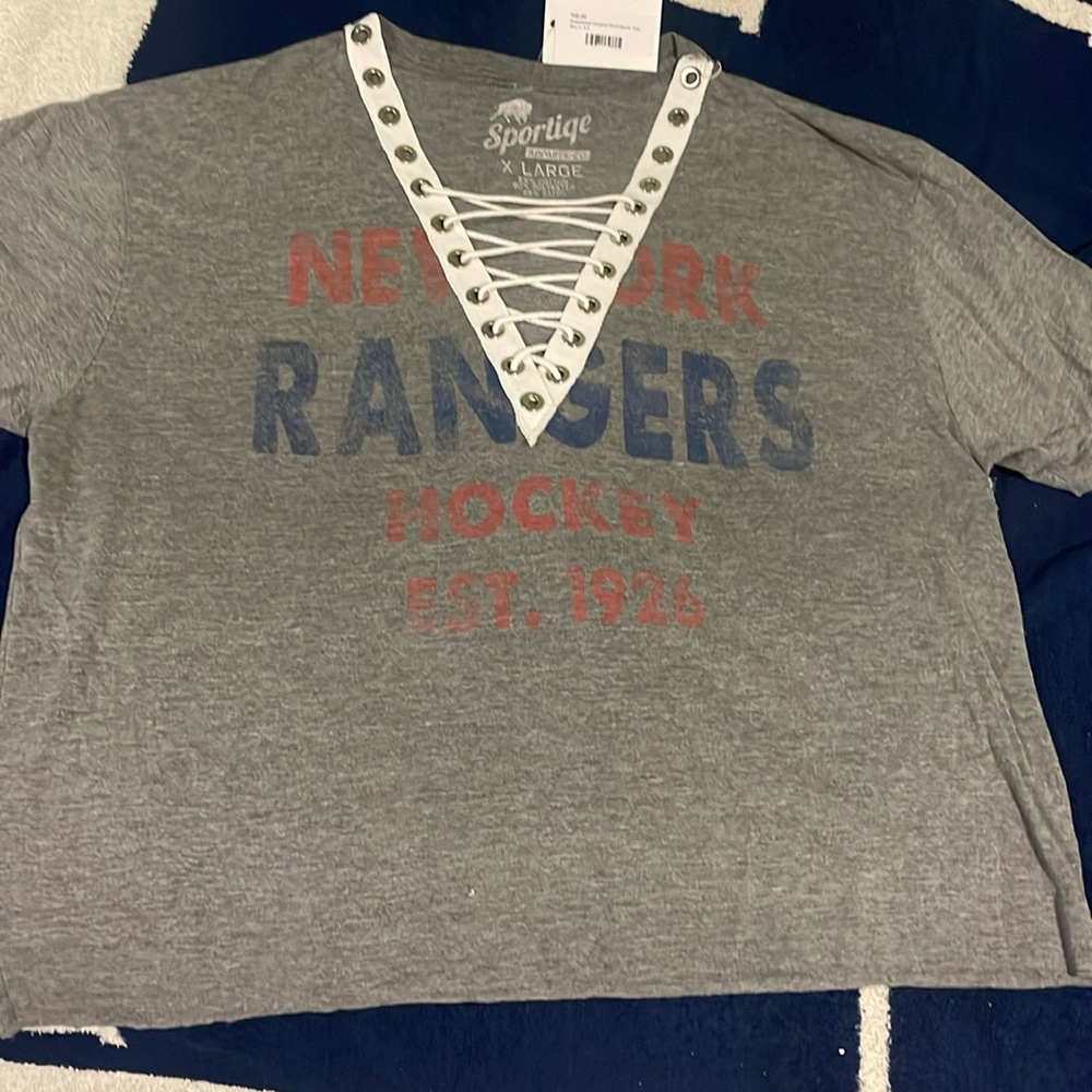NWT beautiful NY Rangers shirt